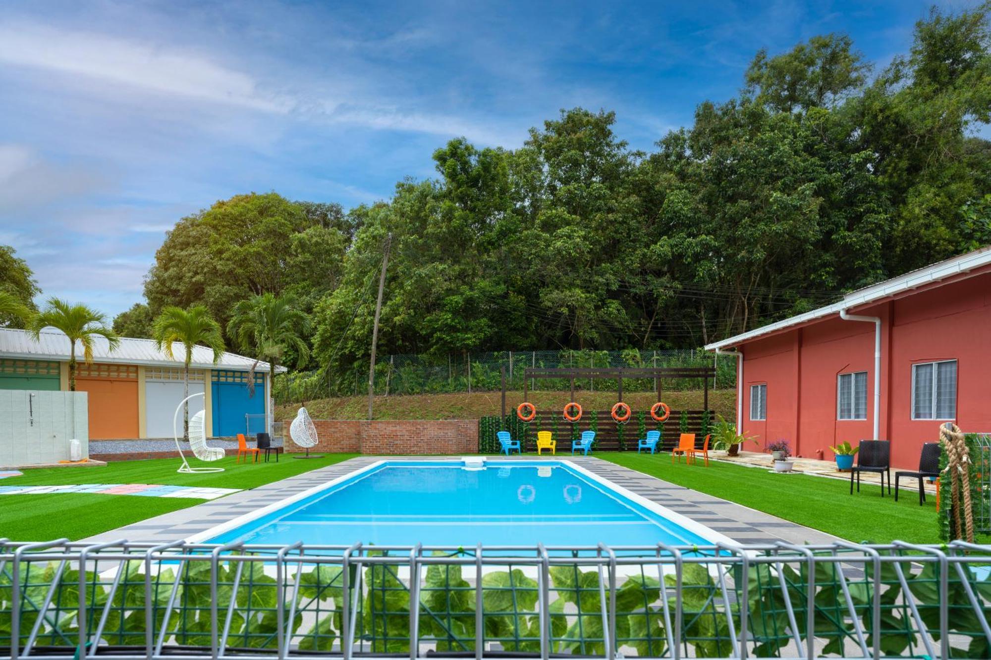 Hotel Putra Sentosa Retreat Camp, Sematan Exteriér fotografie